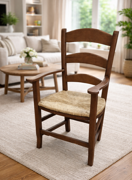 600-ALAM.   Sillón madera asiento anea